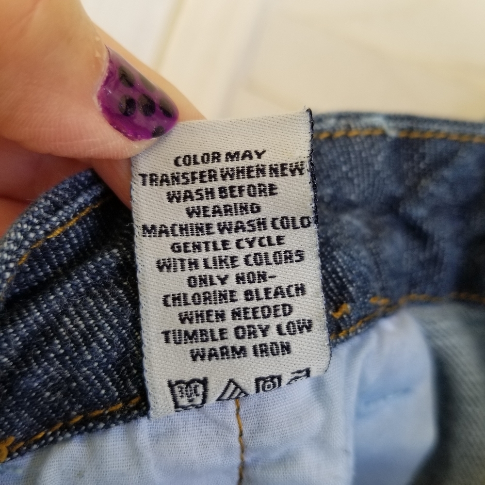 American Rag Curvy Dark Denim Shorts. Size 9 - Picture 8 of 9